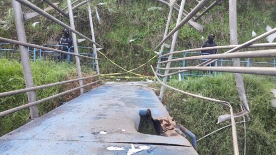 El puente peatonal Monjas sobre la autopista General Rumiñahui está cerrado este martes 9 de enero de 2024.