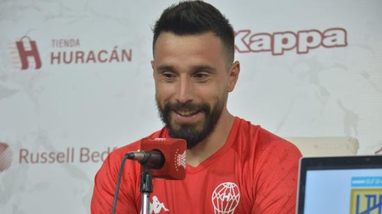 Hernán Galíndez habla en una rueda de prensa en el estadio de Huracán, el 8 de enero de 2023.