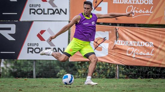 Franklin Guerra durante un entrenamiento con Barcelona SC, el 13 de enero de 2024. 