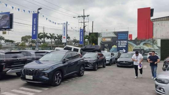 Imagen referencial de una concesionaria de carros en el norte de Guayaquil, noviembre de 2023.