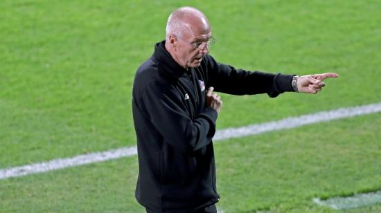 El entrenador de Filipinas, Sven-Goran Eriksson, dirige durante el partido del Grupo C de la Copa Asiática de la AFC 2019 entre Kirguistán y Filipinas, el 16 de enero de 2019.