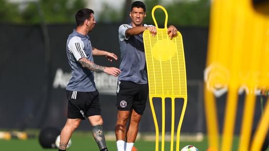 Lionel Messi y Luis Suárez en el primer entrenamiento del Inter Miami, el 13 de enero de 2024.