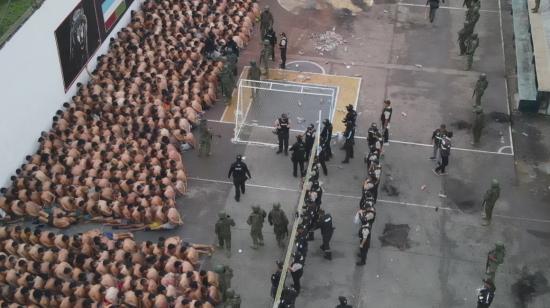 Militares toman el control de la cárcel de Machala, el 14 de enero de 2024.