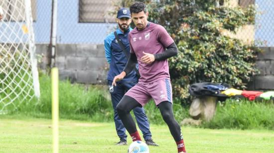 Facundo Martínez, durante un entrenamiento en La Armenia, el 17 de enero de 2024.