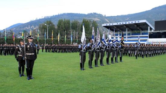 Uniformados en una ceremonia en la Escuela Superior de Policía Gral. Alberto Enríquez Gallo, en Quito.