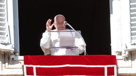 El papa Francisco, tras finalizar el rezo del ángelus en la Plaza de San Pedro.