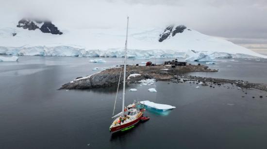 Vista panorámica de un barco de la misión especial en la Antártida, el 19 de enero de 2024.