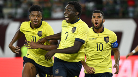 Los jugadores de Ecuador festejan un gol ante Venezuela en el Preolímpico, el 23 de enero de 2024.