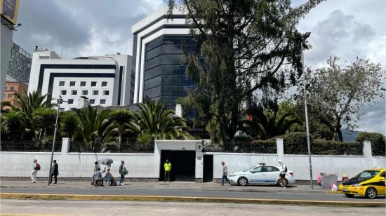 Exteriores de la Embajada de México en Quito, donde reside Jorge Glas en calidad de huésped, enero de 2024.