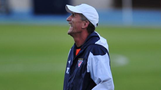 Edgardo Bauza, entrenando a Liga de Quito, el 13 de diciembre de 2011.