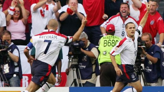 Michael Owen celebra un gol ante Portugal, el 24 de junio de 2004.