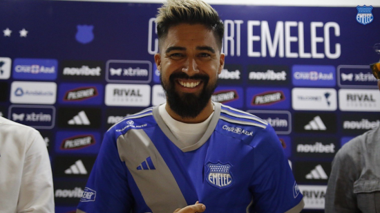 Christian Noboa luce la camiseta de Emelec en el estadio George Capwell, el 25 de enero de 2024.