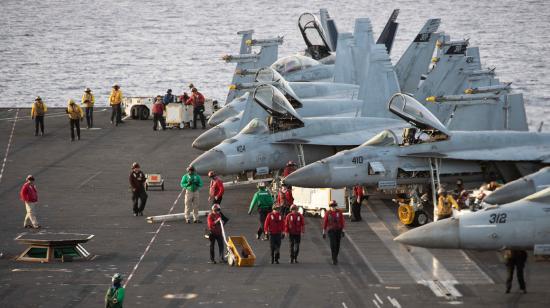 Aviones caza, F/A-18 Super Hornets, de Estados Unidos, el 6 de noviembre de 2023, en el Mediterráneo. 