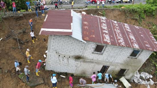 Un deslizamiento de tierra afectó a un sector de Quinindé, en Esmeraldas, este 2 de febrero de 2024.
