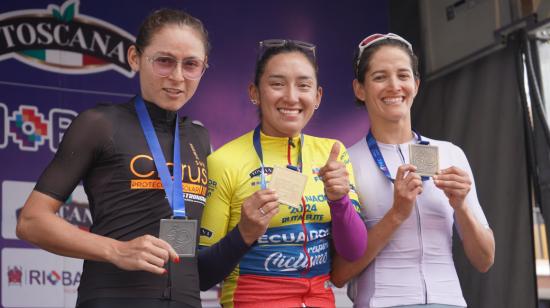Miryam Núñez, con la medalla de oro del Nacional de Ciclismo, el 3 de febrero de 2023.