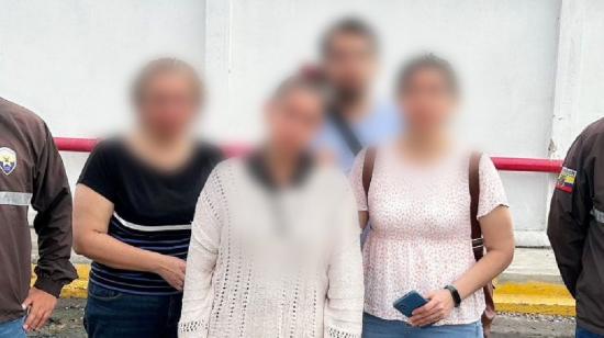 La profesora Sara Rivadenira fue encontrada por la Dinased, en Santa Elena.