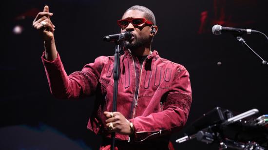 Usher canta en un concierto en Detroit, Estados Unidos, el 5 de diciembre de 2023. 