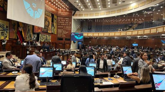 Vista frontal del Pleno de la Asamblea, tras la votación del proyecto que planteaba el aumento del IVA, en Quito, el 6 de febrero de 2024.