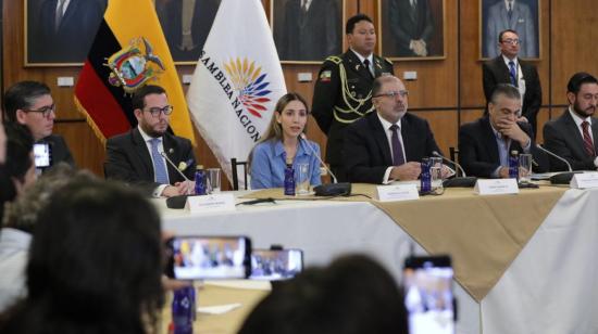 El titular de la Asamblea, Henry Kronfle, durante un conversatorio en la Asamblea, Quito, el 7 de febrero de 2024.