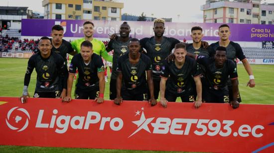 Jugadores de Libertad en el partido ante Técnico Universitario, 26 de noviembre de 2023.