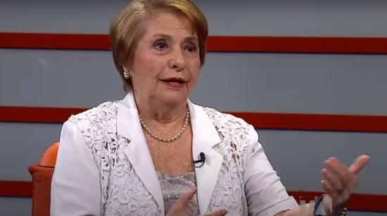 La historiadora Jenny Estrada, en una entrevista con Teleamazonas.