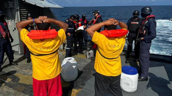 Dos hombres fueron detenidos tras la incautación de 1,5 toneladas de cocaína en alta mar, el 14 de febrero de 2024.