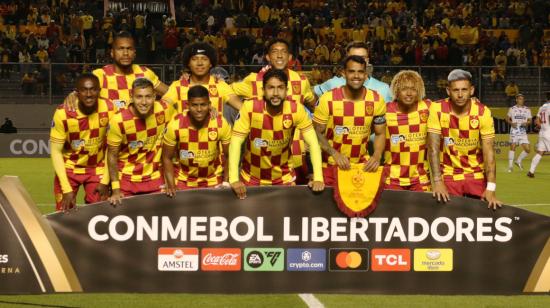 Jugadores de Aucas en el partido de ida por Copa Libertadores ante Nacional de Paraguay, 8 de febrero de 2024.