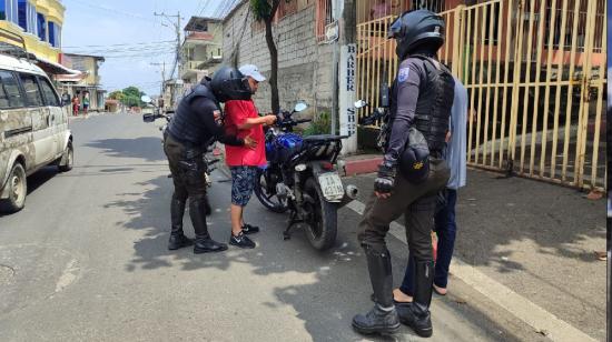 Imagen de referencia sobre un operativo policial en Guayaquil el 12 de febrero de 2024.