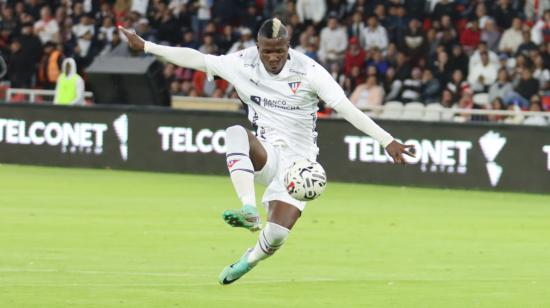 Jairón Charcopa, jugador de Liga de Quito, 17 de febrero de 2024.