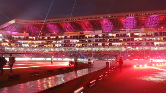 Vista panorámica del Estadio Rodrigo Paz Delgado en la Noche Blanca, el 18 de febrero de 2024.