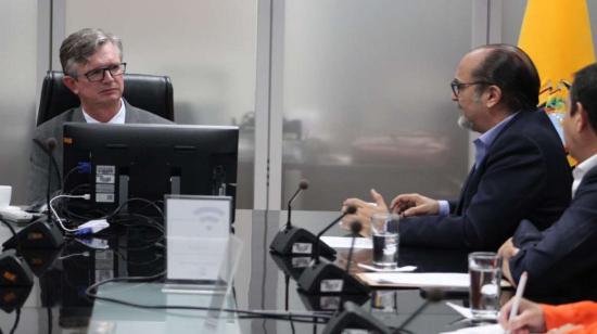 El Ministro de Finanzas Juan Carlos Vega durante una reunión el 14 de febrero de 2024.