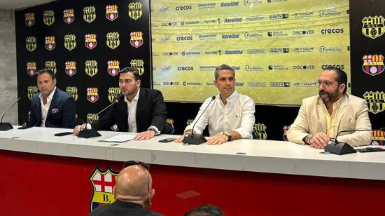 Antonio Alvarez, presidente de Barcelona SC, durante una rueda de prensa, el 4 de enero de 2024.