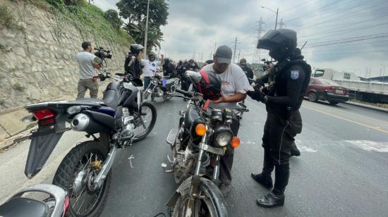 Foto referencial de un operativo de motos en Guayaquil, el 14 de agosto de 2023. 