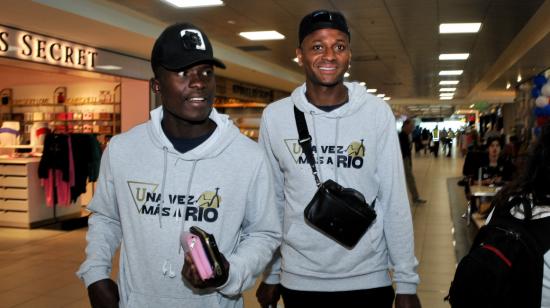 Jugadores de Liga en el Aeropuerto Internacional Mariscal Sucre, 26 de febrero de 2024.