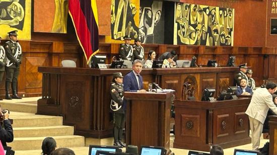 Fausto Murillo empezó su defensa en el pleno de la Asamblea. Niega todos los cargos como el de arrogación de funciones.