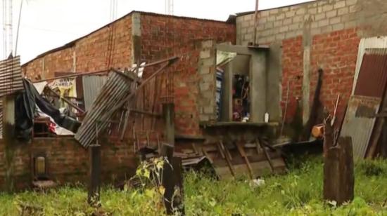 Una vivienda quedó destruida por las lluvias y ráfagas de viento en Milagro, Guayas, el 28 de febrero de 2024.