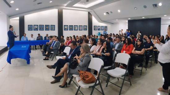 El director del SRI, Damián Larco, durante una capacitación con grandes contribuyentes en Manta, el 22 de febrero de 2024.