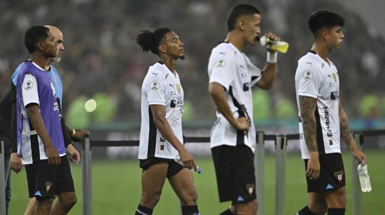 Los jugadores de Liga de Quito, después de perder ante Fluminense, en la Recopa Sudamericana, el 29 de febrero de 2024.