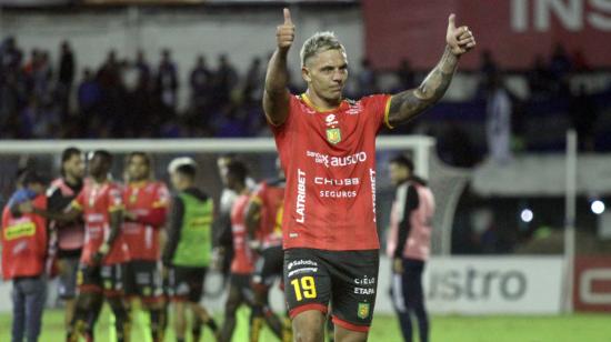 Guillermo Fratta, de Deportivo Cuenca, en el partido ante Emelec, el 2 de marzo de 2024.