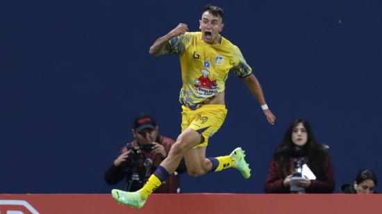 Ignacio Gariglio, de Delfín, festeja su gol en el partido ante Deportivo Cuenca por Copa Sudamericana, el 6 de marzo de 2024.