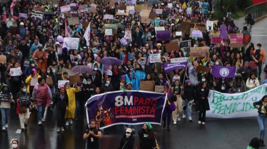 Imagen referencial de la marcha por el Día de la Mujer en Quito, el 8 de marzo de 2023.