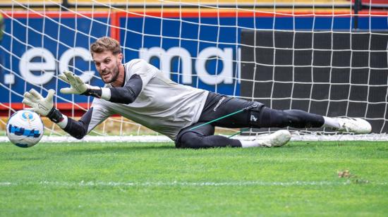 Javier Burrai, durante un entrenamiento con Barcelona SC, el 27 de febrero de 2024.