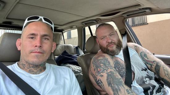 Marlon 'Chito' Vera junto al rapero Action Bronson.