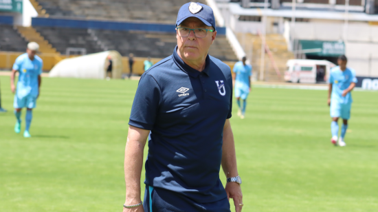 Jorge Célico, DT de Universidad Católica, en el partido ante D. Cuenca, el 17 de marzo de 2024.