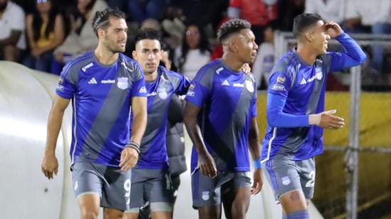 Jugadores de Emelec, durante un partido de la LigaPro, el 17 de marzo de 2024.