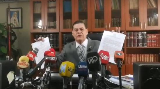 Fernando Rosero, abogado, en una rueda de prensa en marzo de 2024.