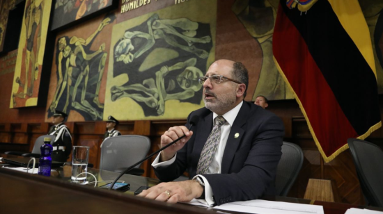 Henry Kronfle, presidente de la Asamblea Nacional, durante el debate del proyecto de ley del turismo, el 21 de marzo de 2024. 