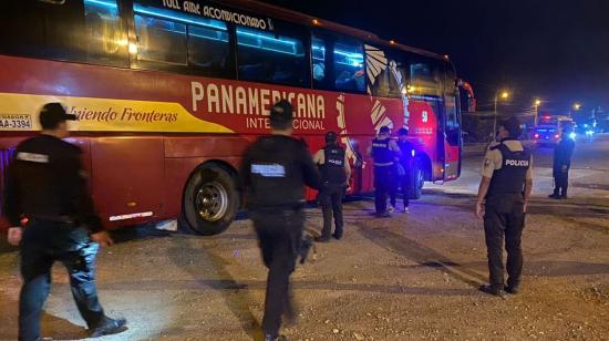 Imagen referencial. Operativo policial en el cantón Ponce Enríquez, en Azuay, el 17 de marzo de 2024.