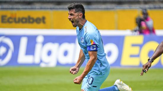 Facundo Rodríguez festeja su gol en la victoria de U. Católica ante Orense, el 31 de marzo de 2024.