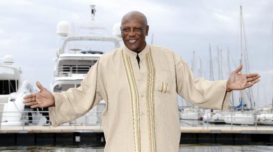 El actor estadounidense Louis Gossett Jr., posa durante una sesión fotográfica para la serie de televisión "El libro de los negros" como parte del MIPCOM, el 13 de octubre de 2014 en Cannes, sureste de Francia. 